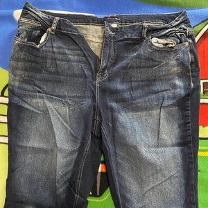 2 Brand New Pairs of Plus Size 22W Maurices Capri Jeans